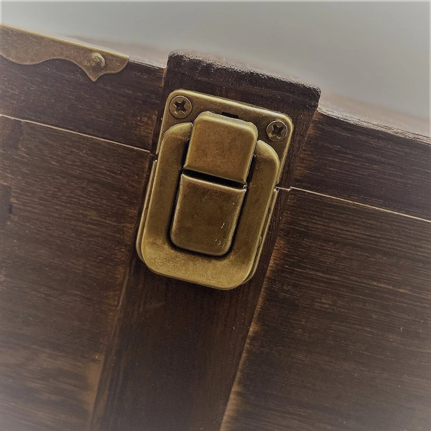 Wooden vintage Lightsaber Box 43x15x10cm with Foam Cotton Inside Can Contain Lightsaber Hilt Box for Display diy high quality