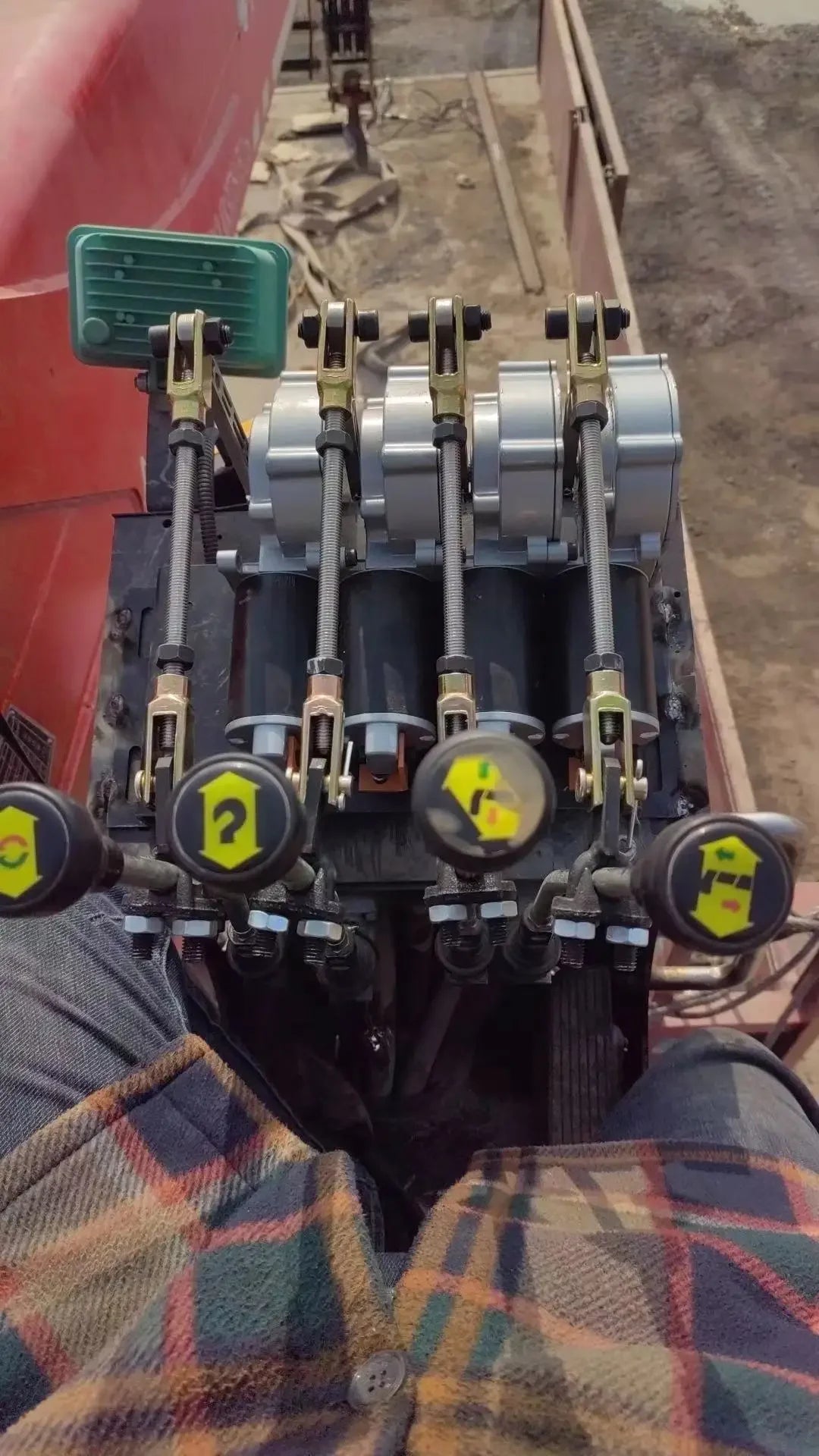 12-24V Hydraulic Valve with 6 Joystick Weightlifting Functions: Truck Crane Remote Control