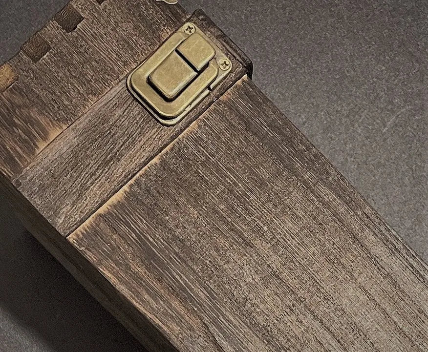 Wooden vintage Lightsaber Box 43x15x10cm with Foam Cotton Inside Can Contain Lightsaber Hilt Box for Display diy high quality